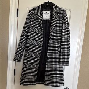 Hollister Women's Black and White Plaid Coat